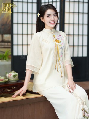 Bộ quần áo đi chùa tơ voan thêu khổng tước - màu kem