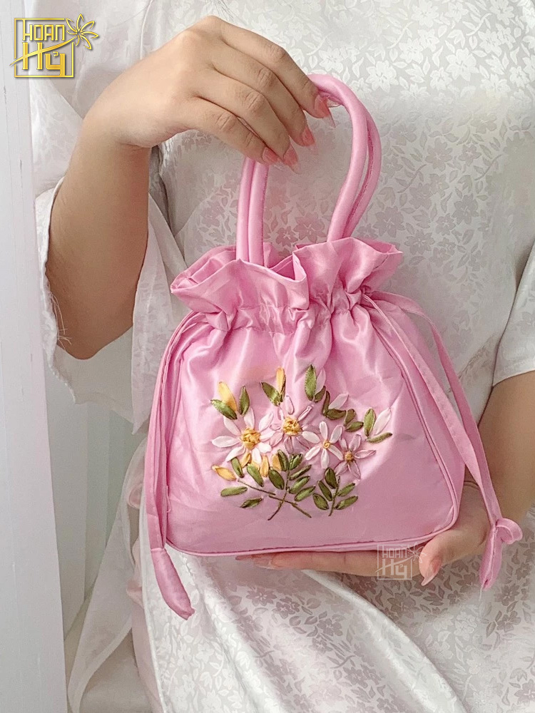 Túi tiểu thư dây rút thêu hoa - màu hồng nhạt