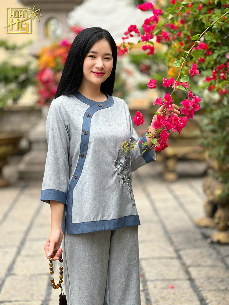Bộ đồ lam đi chùa nữ cổ tròn phối thêu hoa sala - vải linen - màu lam